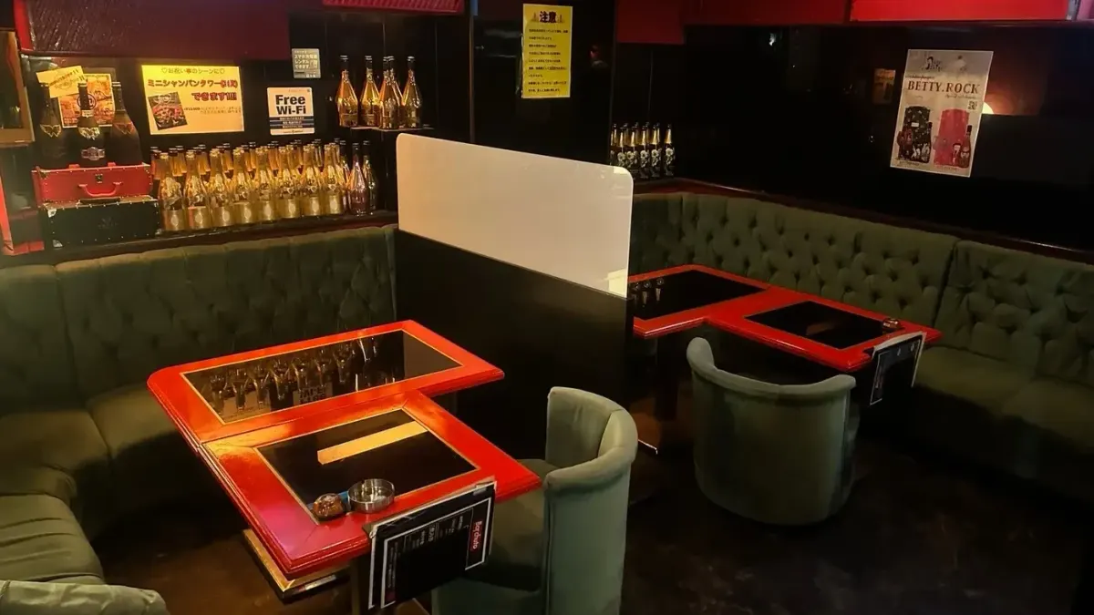 BAR Chuto カラオケ・ダーツ