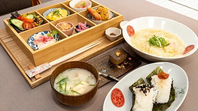 ダイニング螺鈿 (raden)